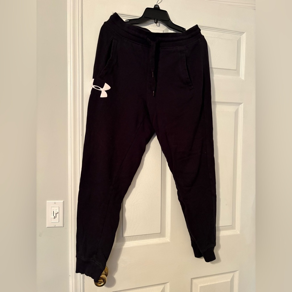 Men’s Medium Black Under Armour Joggers